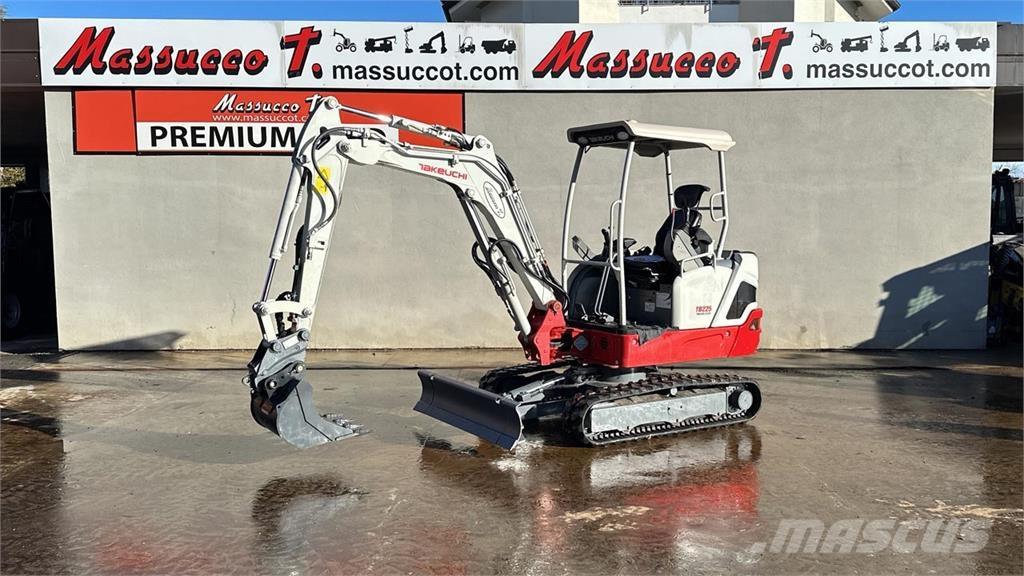 Takeuchi TB225 Мини екскаватори < 7 т