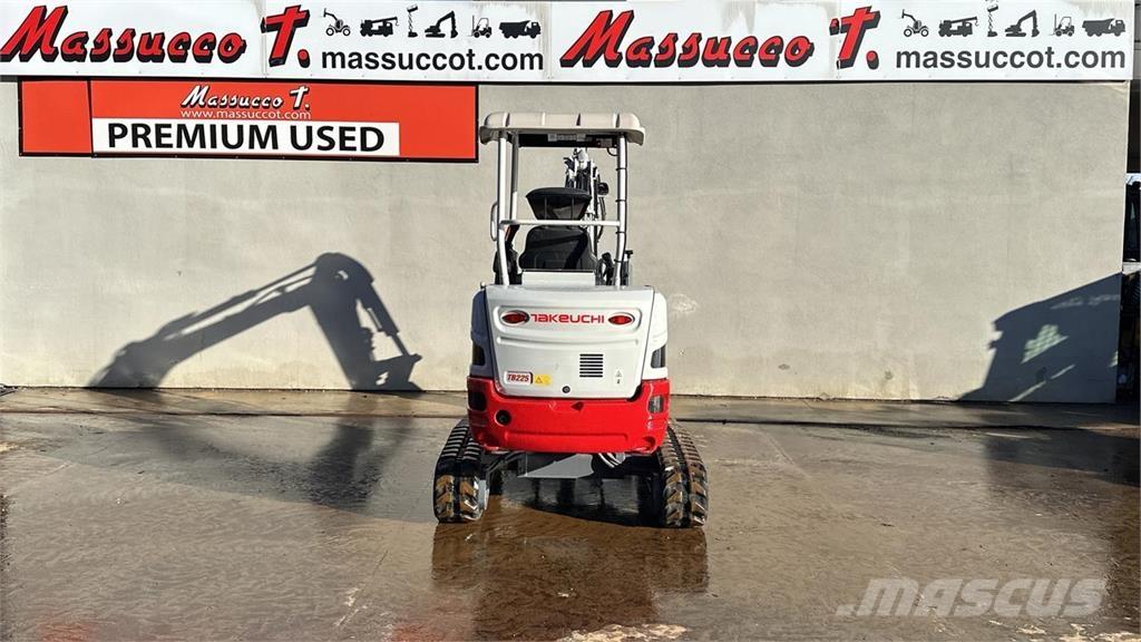 Takeuchi TB225 Мини екскаватори < 7 т
