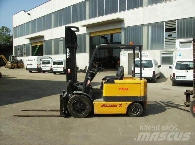 TCM VM400 FB30 Електрически вилични кари-повдигачи