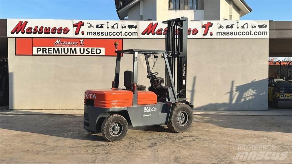 Toyota 02-5FD40 Дизелови камиони