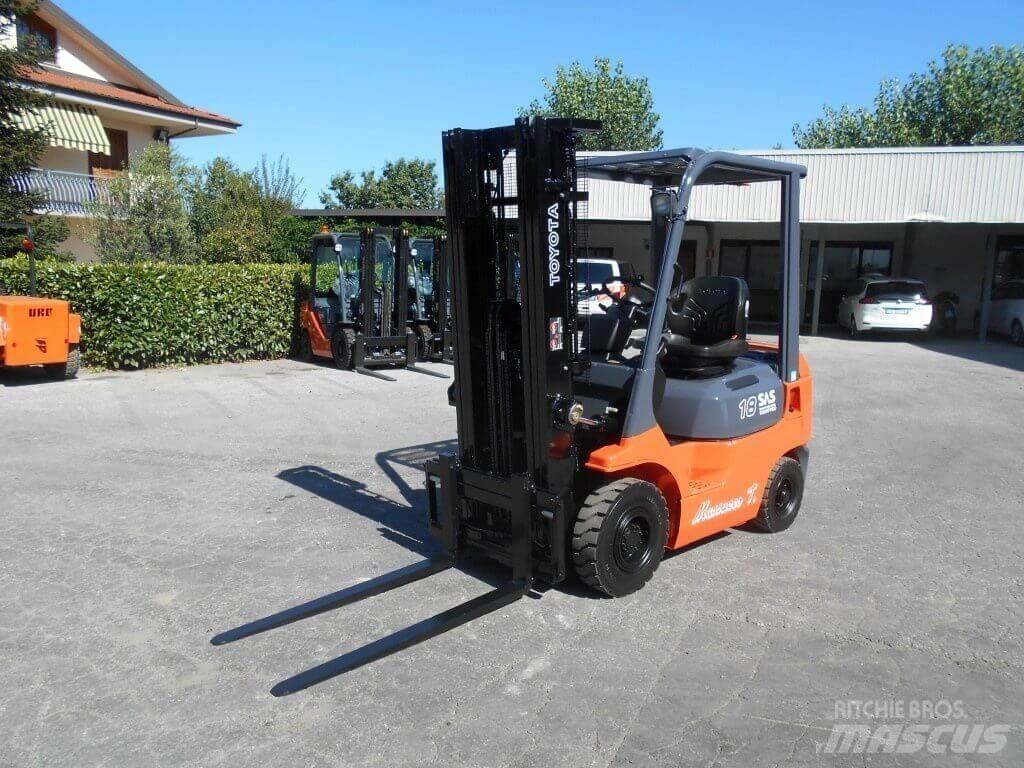 Toyota 02-7FDF18 Дизелови камиони