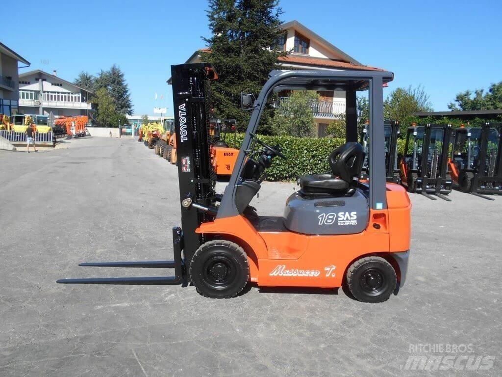 Toyota 02-7FDF18 Дизелови камиони