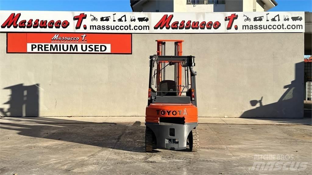 Toyota 025FDF25 Дизелови камиони