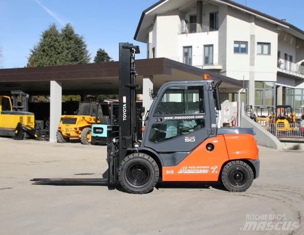 Toyota 40-8FD45N Дизелови камиони