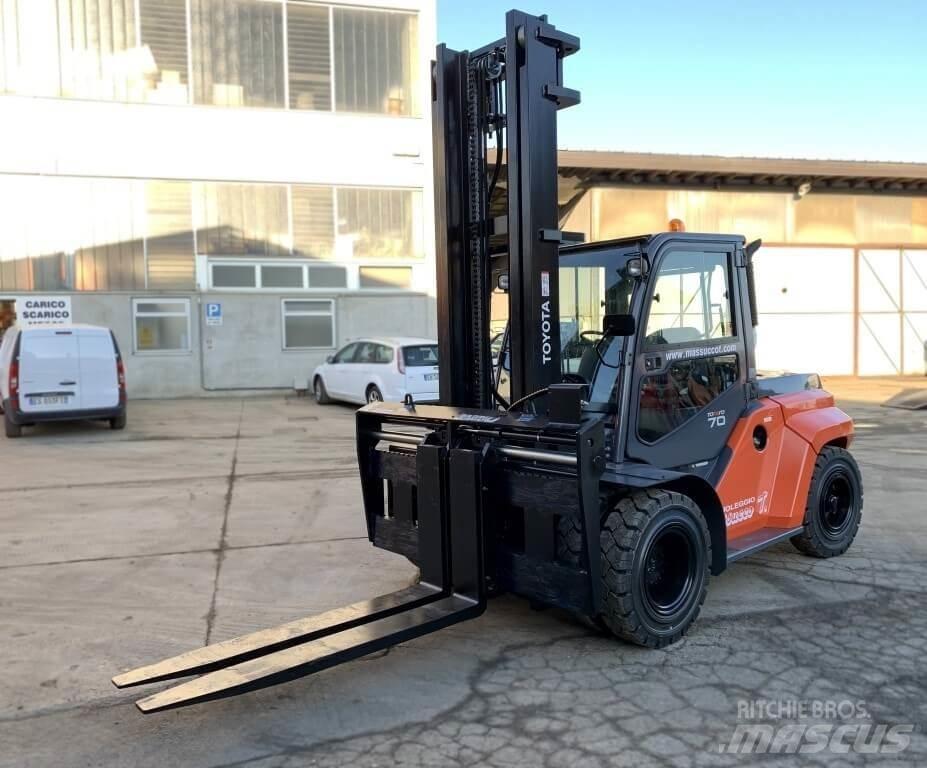Toyota 40-8FD70N Дизелови камиони