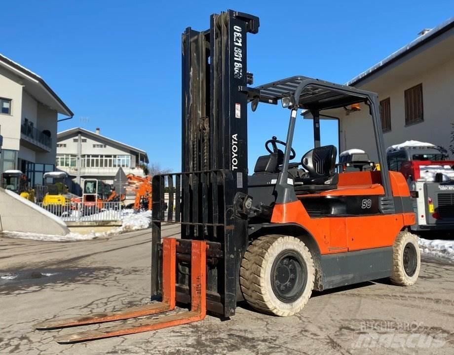 Toyota 7FBMF50 Електрически вилични кари-повдигачи