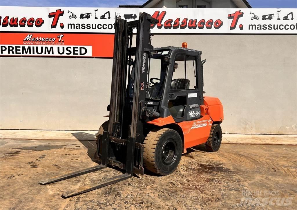 Toyota 7FD 40 Дизелови камиони
