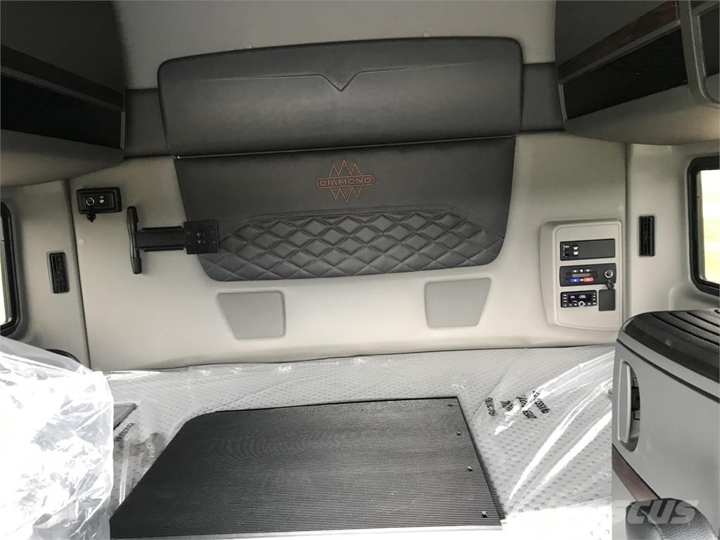 International HX Влекачи