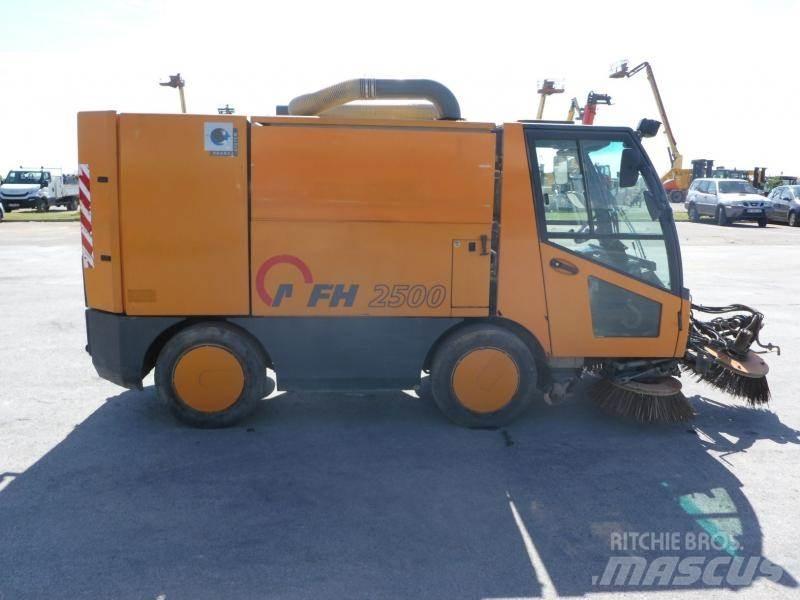 Aebi MFH 2500 Камиони за почистване