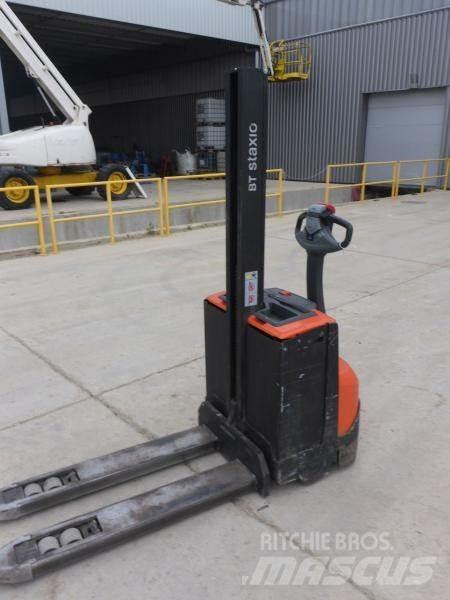 BT SWE080L Колички високоповдигачи с теглич