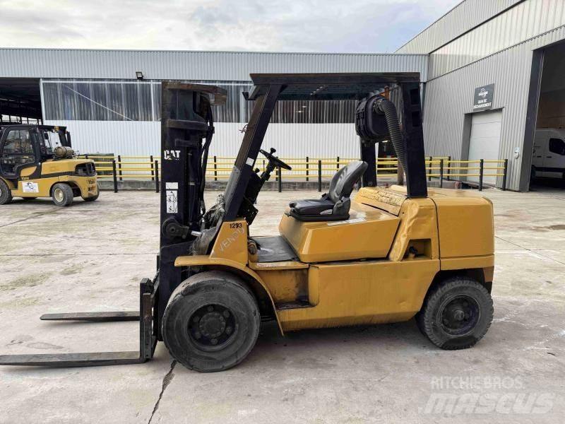 CAT DP40KL Вилични кари-повдигачи - други