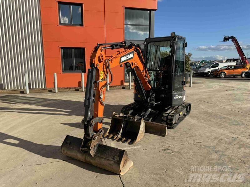 Doosan DX 27 Z Мини екскаватори < 7 т
