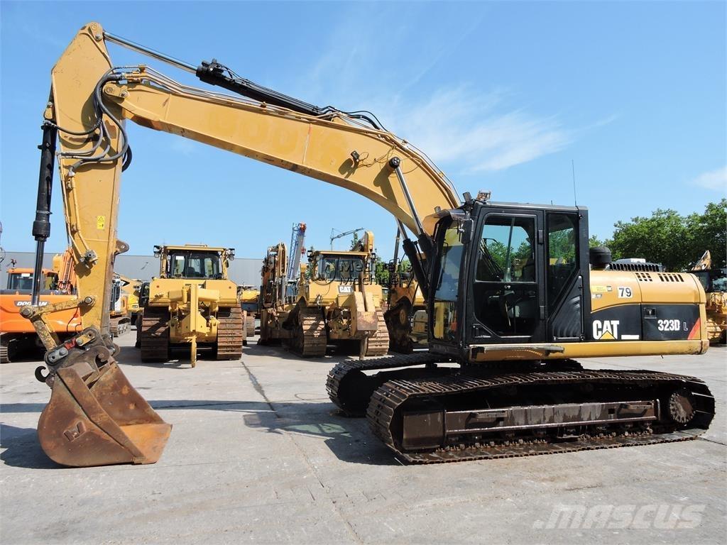 CAT 323D Верижен екскаватор