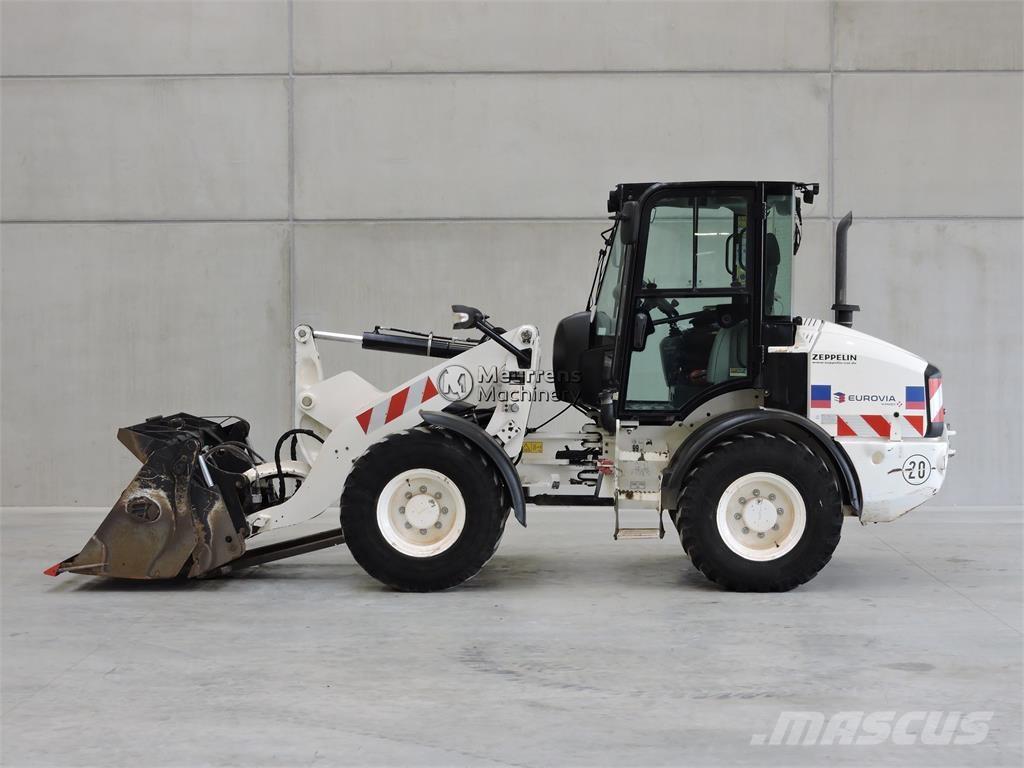 CAT 908M + FORK Колесни товарачи