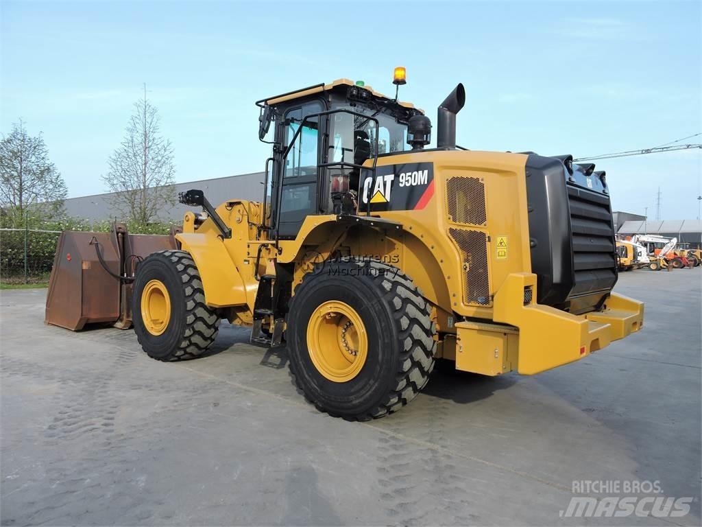 CAT 950M Колесни товарачи