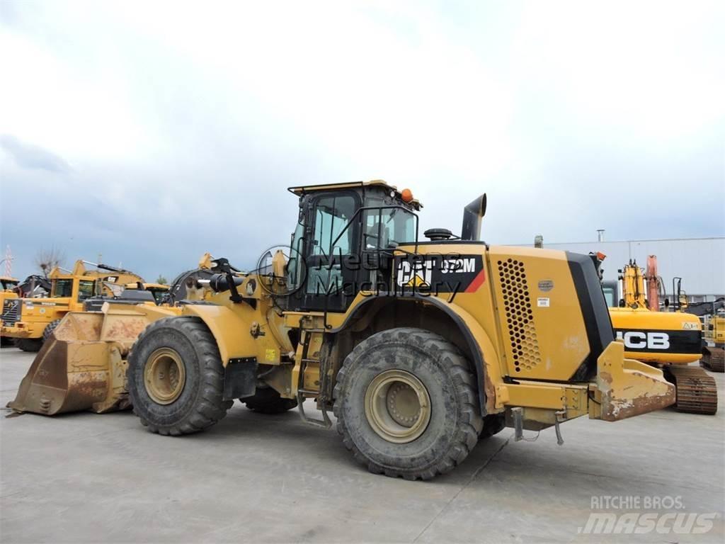 CAT 972M Колесни товарачи
