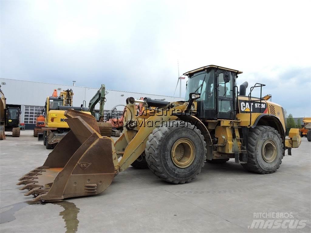 CAT 972M Колесни товарачи