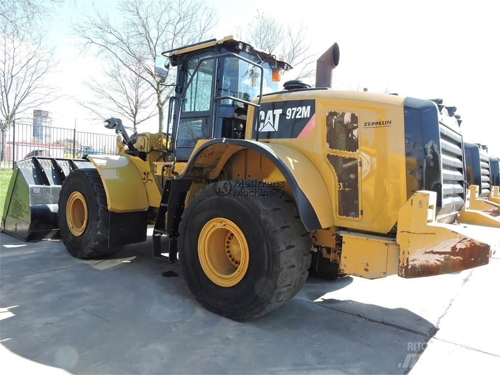 CAT 972M Колесни товарачи