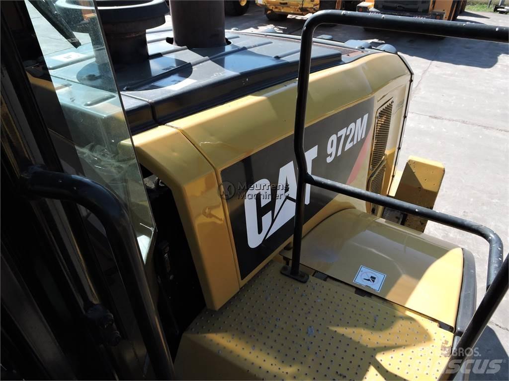 CAT 972M Колесни товарачи