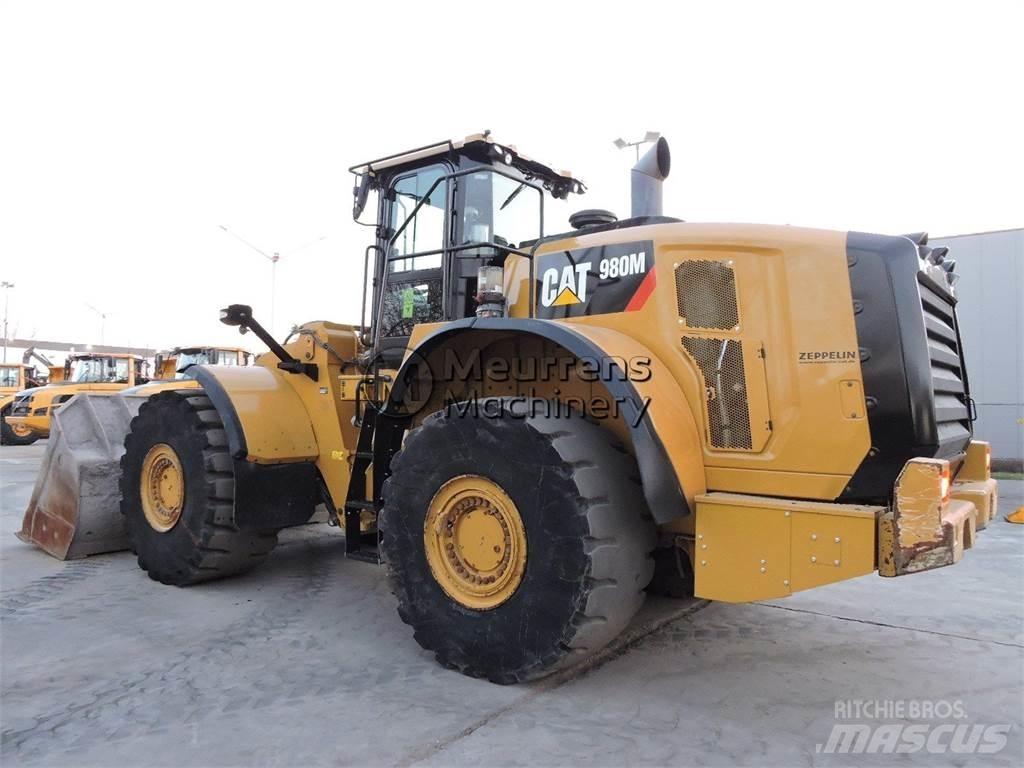 CAT 980M Колесни товарачи