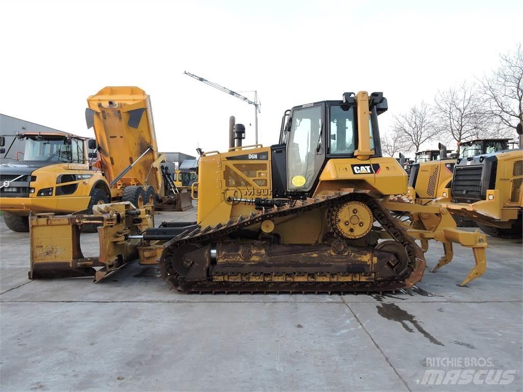 CAT D6NLGP Булдозери
