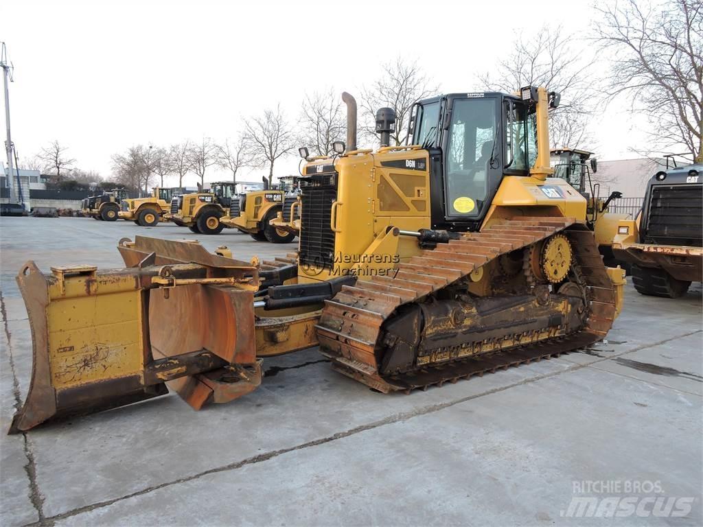 CAT D6NLGP Булдозери