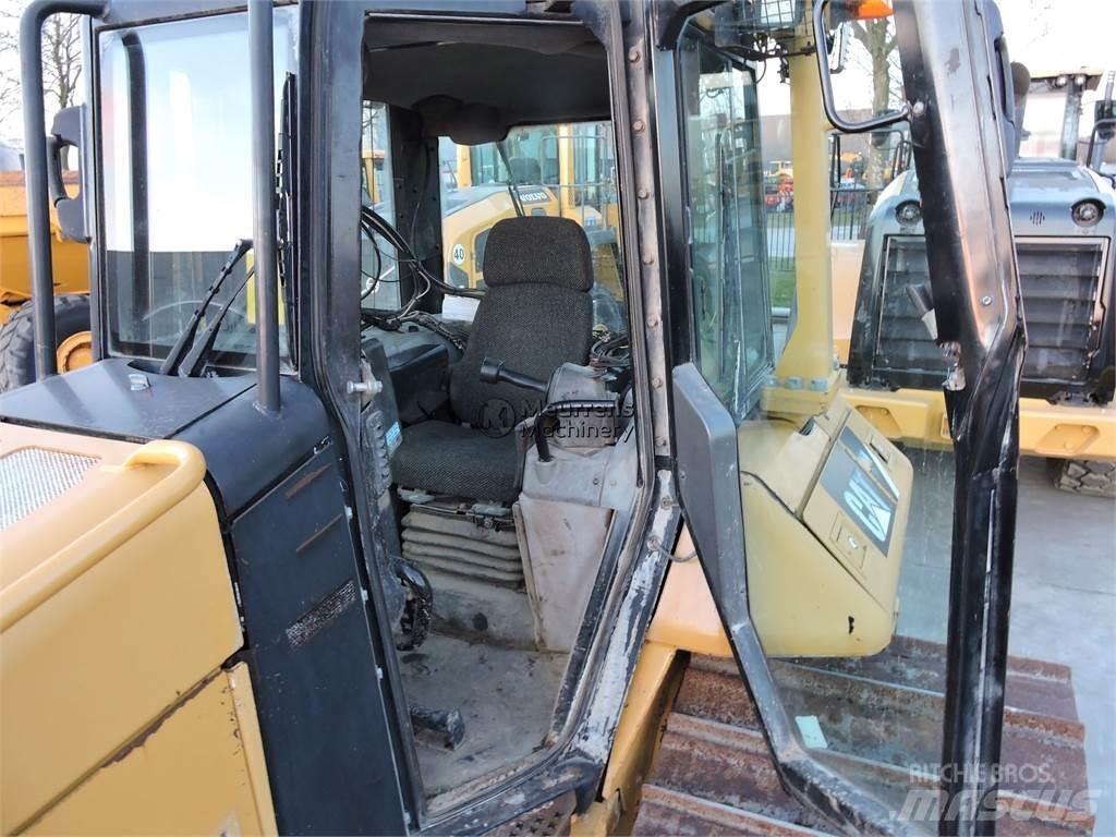 CAT D6NLGP Булдозери