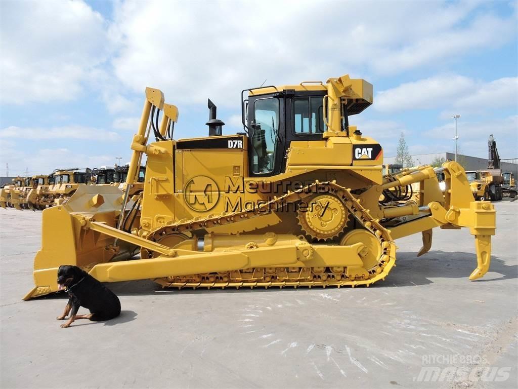CAT D7R Булдозери