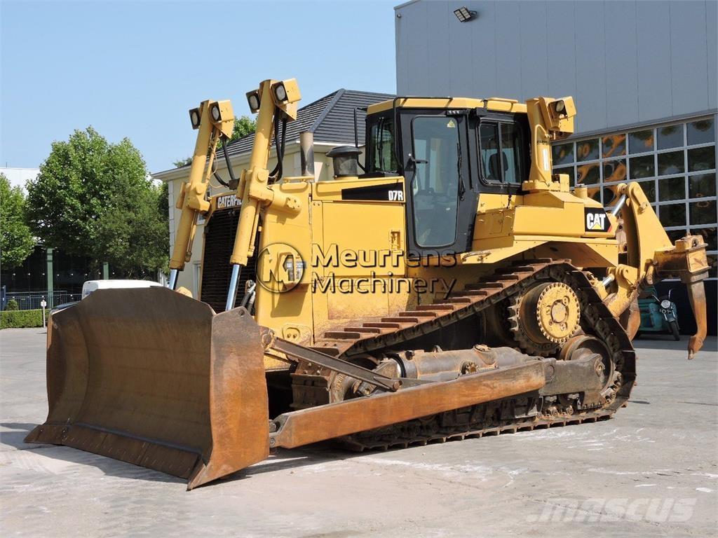 CAT D7R Булдозери