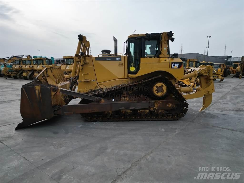 CAT D8T Булдозери