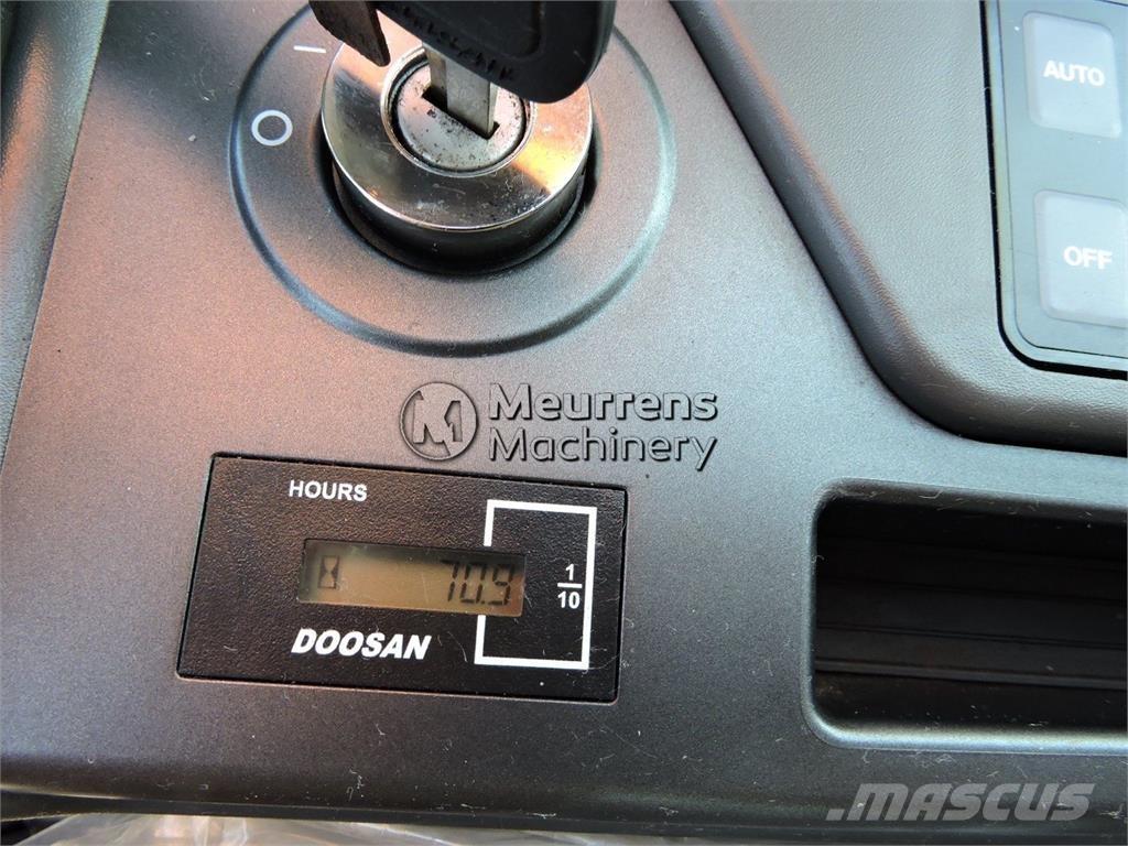 Doosan DX140LC Верижен екскаватор
