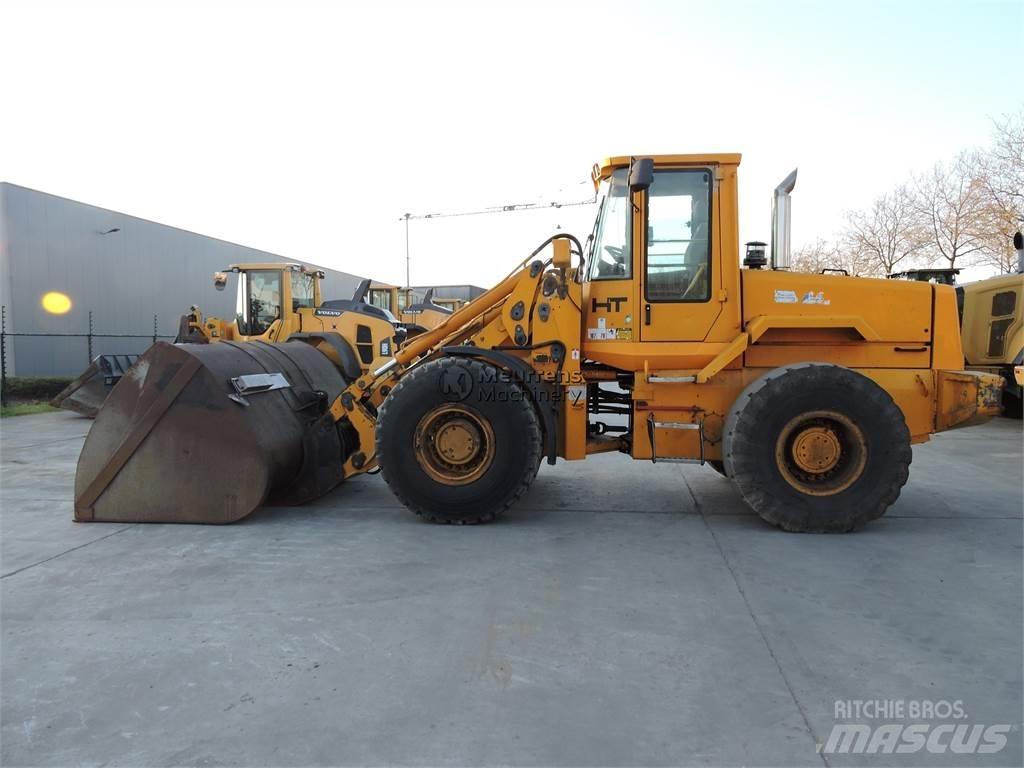 JCB 436B Колесни товарачи