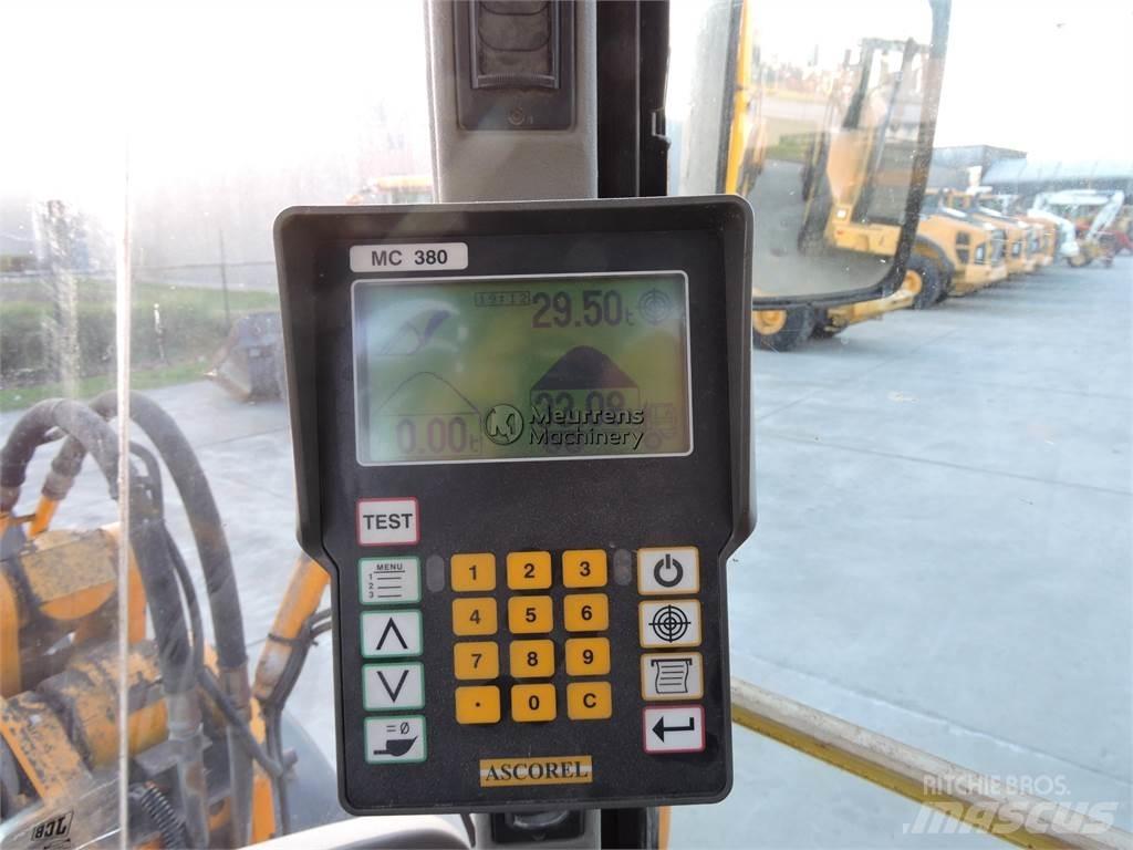 JCB 436B Колесни товарачи