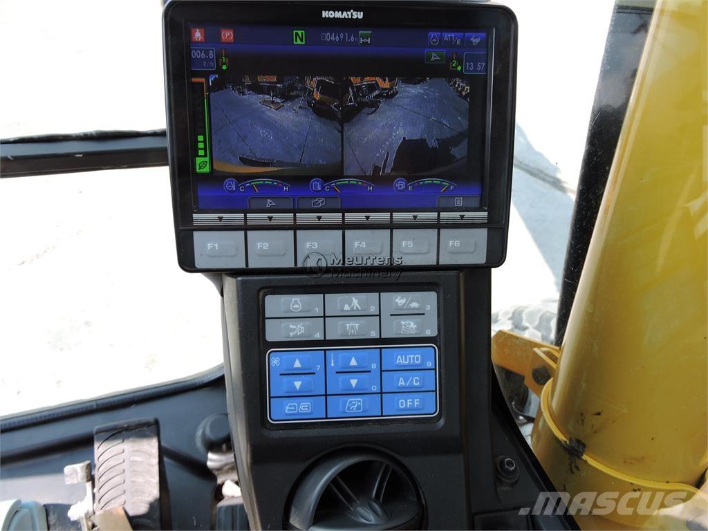 Komatsu PW148 Колесни екскаватори
