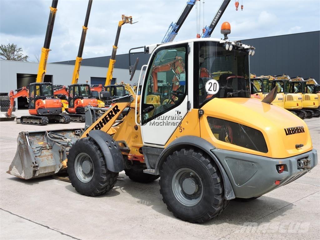 Liebherr L508 + FORK Колесни товарачи