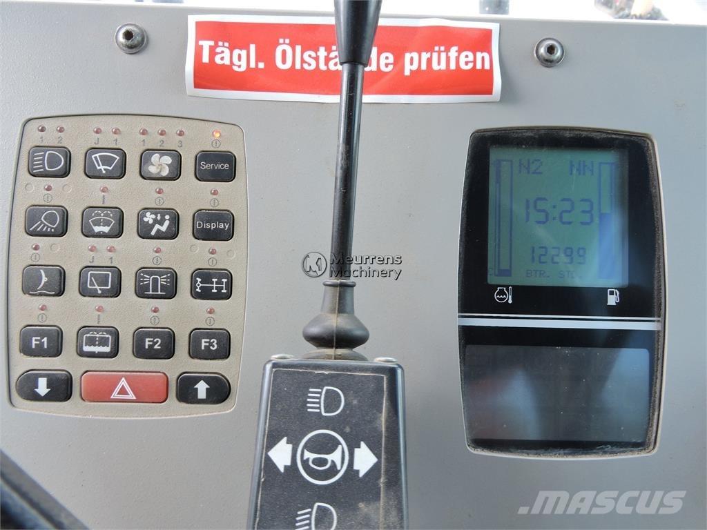 New Holland F106.6A Грейдери