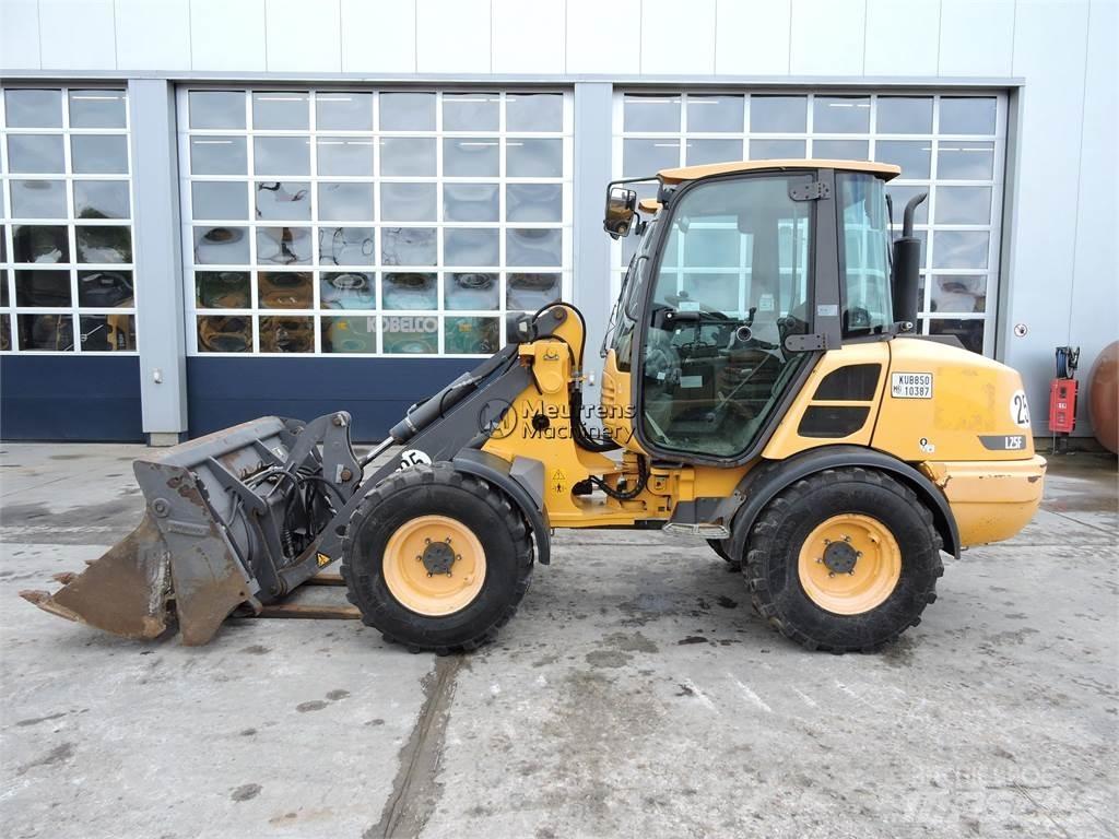 Volvo L25F Колесни товарачи