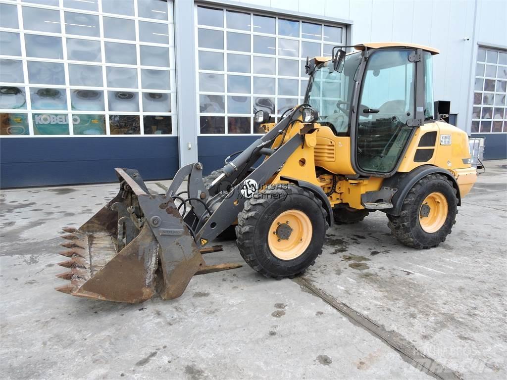 Volvo L25F Колесни товарачи