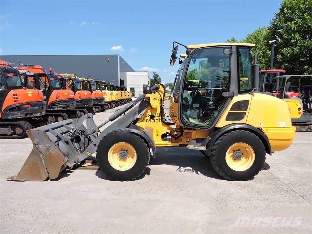 Volvo L25F + FORK Колесни товарачи