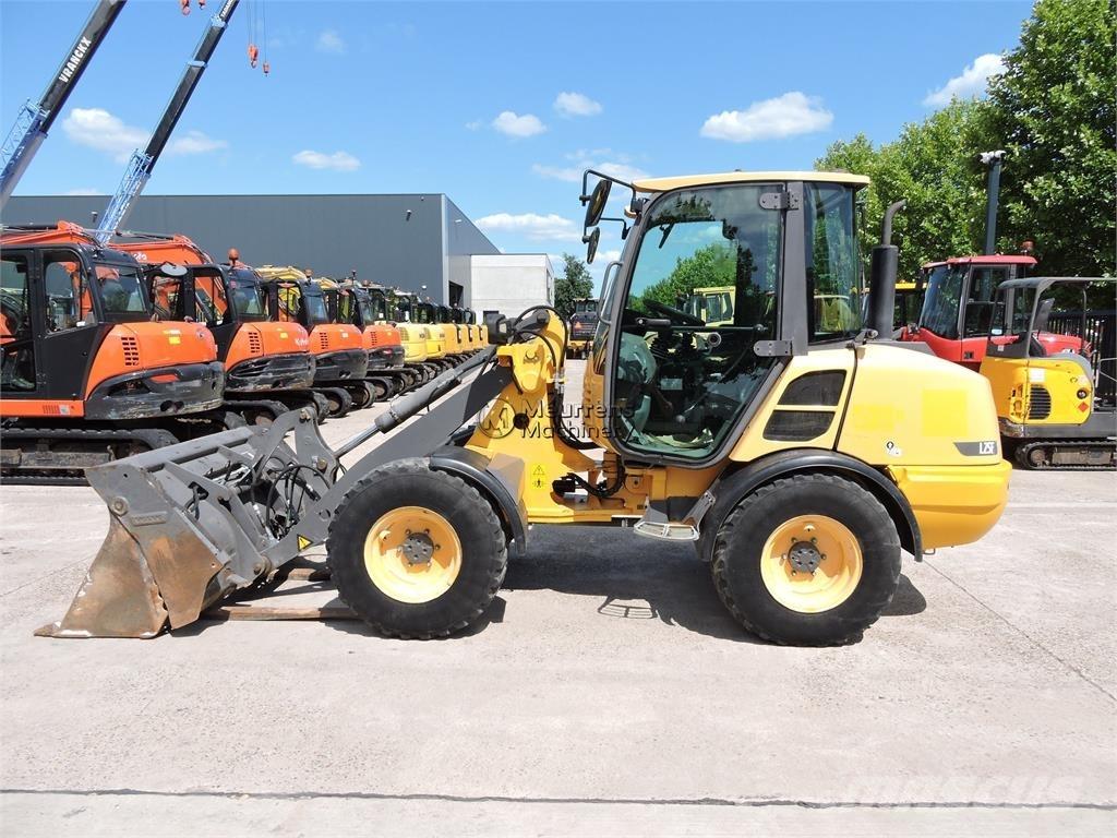 Volvo L25F + FORK Колесни товарачи