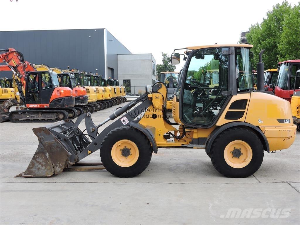 Volvo L25F + FORK Колесни товарачи