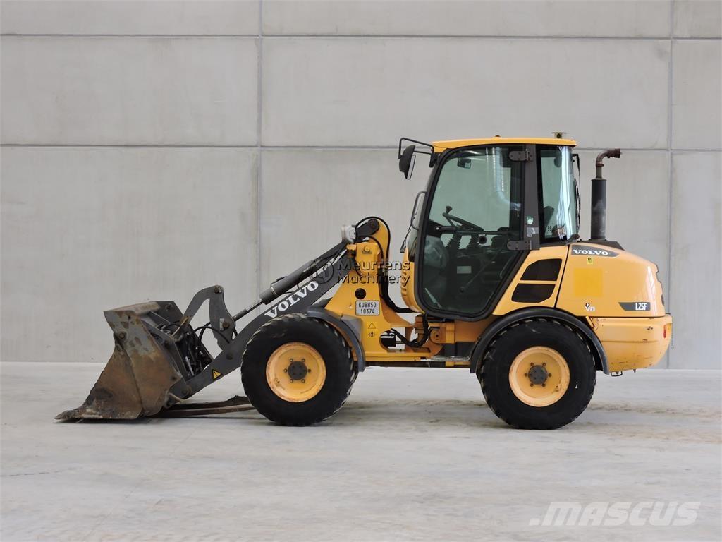 Volvo L25F + FORK Колесни товарачи
