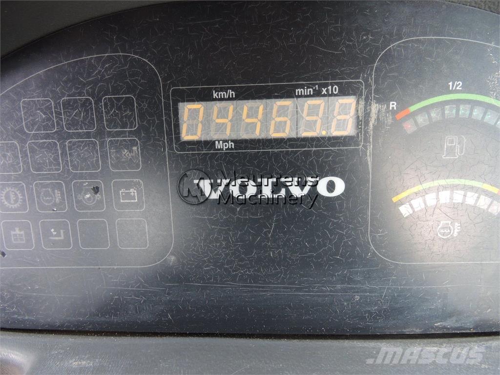 Volvo L30B Колесни товарачи