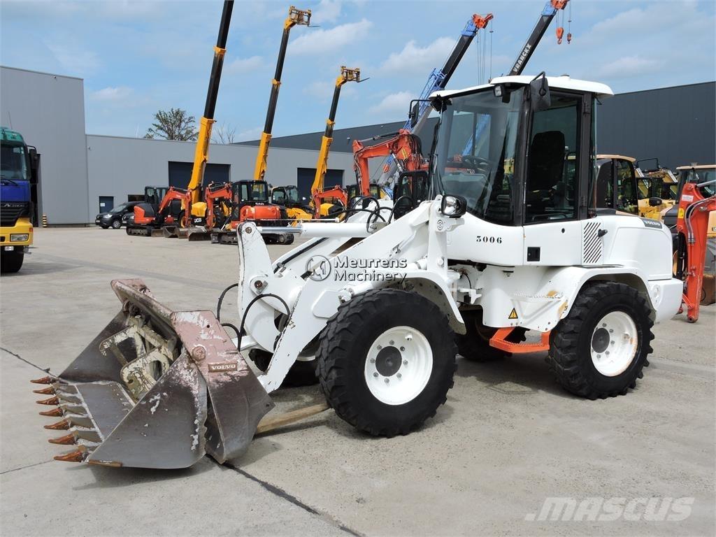 Volvo L30G + FORK Колесни товарачи