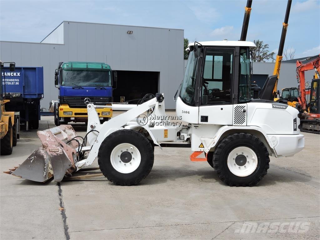 Volvo L30G + FORK Колесни товарачи