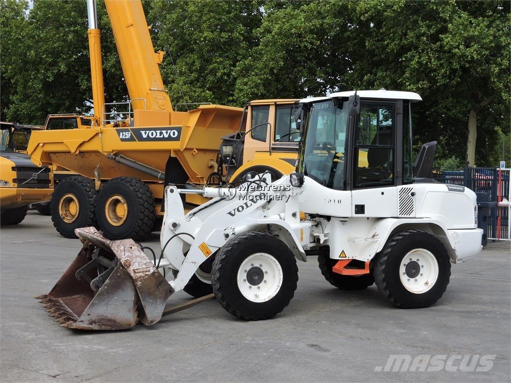 Volvo L30G + FORK Колесни товарачи