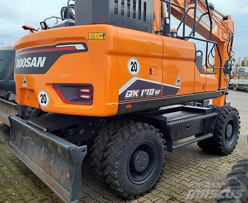 Doosan DX 170 W-7 Колесни екскаватори