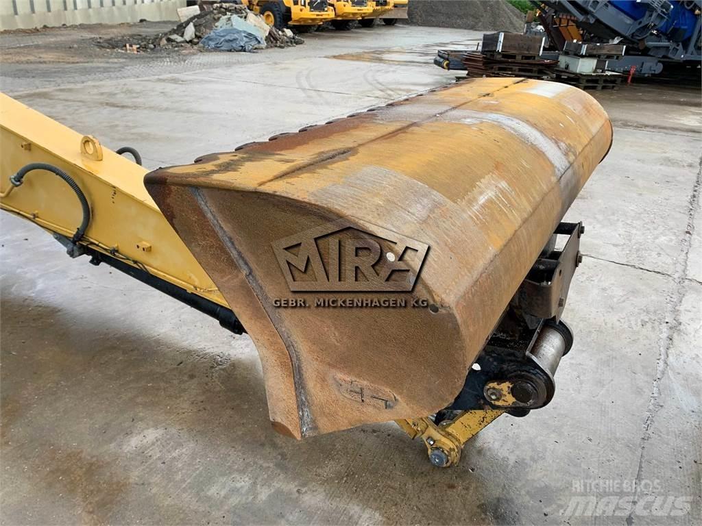 CAT 2000 mm Товарачи със заден ескаватор