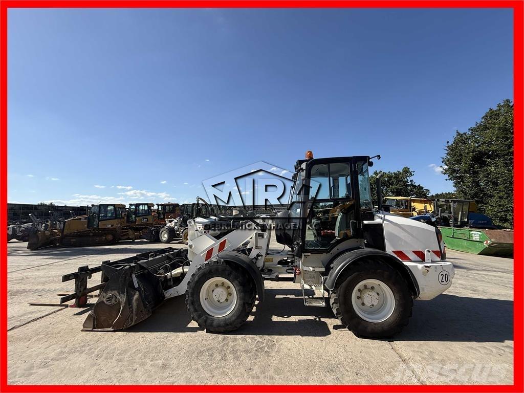 CAT 908 M Колесни товарачи