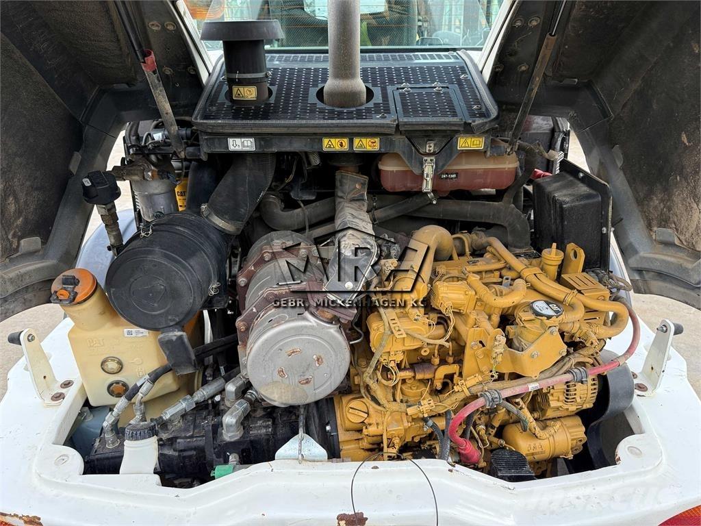 CAT 908 M Колесни товарачи